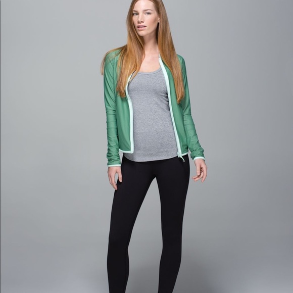 Lululemon Find Your Bliss Reversible Jacket - Picture 3 of 9